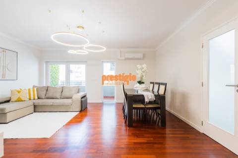 Apartamento T3 Venda em Nogueira, Fraião e Lamaçães,Braga