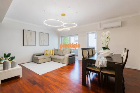 Apartamento T3 Venda em Nogueira, Fraião e Lamaçães,Braga