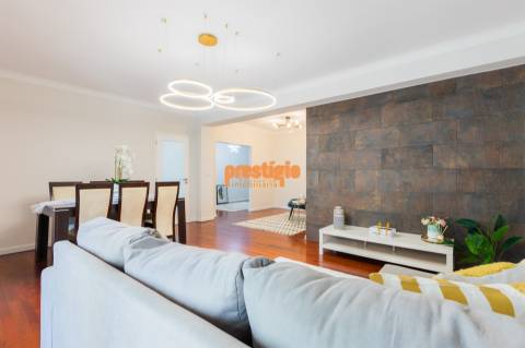 Apartamento T3 Venda em Nogueira, Fraião e Lamaçães,Braga
