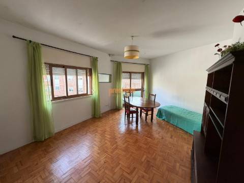 Apartamento T2 Arrendamento em Paranhos,Porto