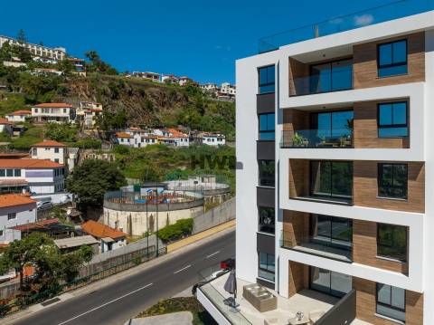 Apartamento T5+1 Venda em Funchal (São Pedro),Funchal