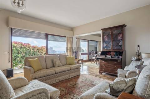 Moradia T4 Venda em Funchal (Santa Maria Maior),Funchal