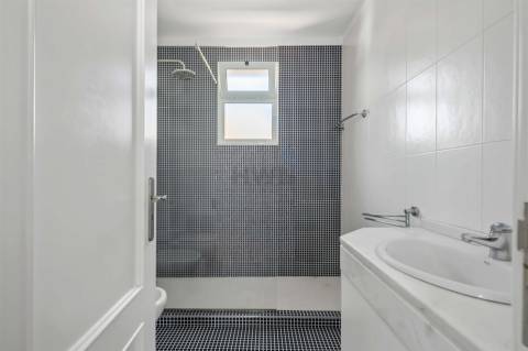 Moradia Geminada T3+1 Venda em Caniço,Santa Cruz