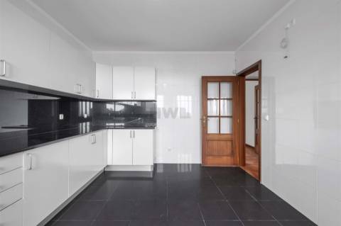 Moradia Geminada T3+1 Venda em Caniço,Santa Cruz