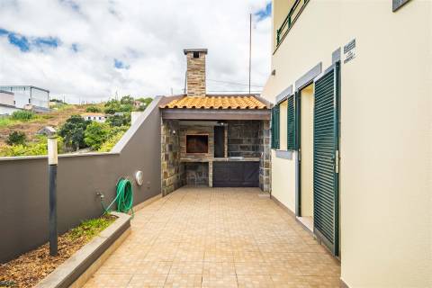 Moradia Geminada T3+1 Venda em Caniço,Santa Cruz