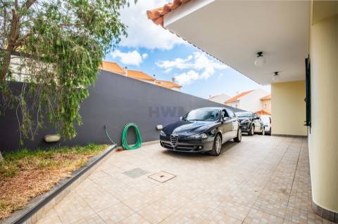 Moradia Geminada T3+1 Venda em Caniço,Santa Cruz