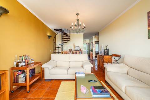 Apartamento T2 DUPLEX Venda em Caniço,Santa Cruz