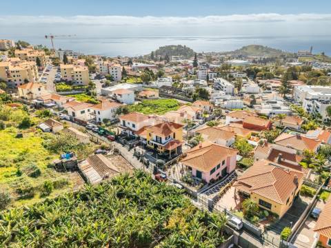 Moradia T4+1 Venda em Santo António,Funchal
