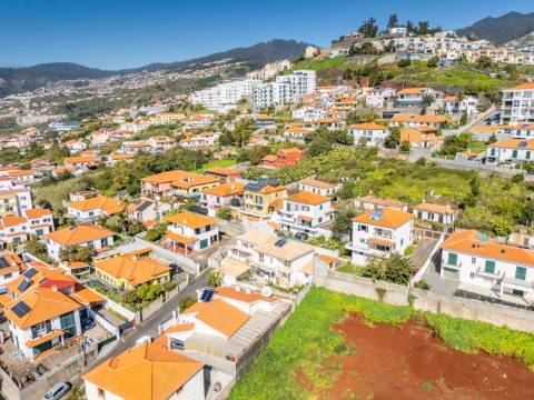 Moradia T4+1 Venda em Santo António,Funchal