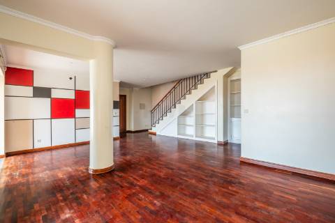 Apartamento T4 DUPLEX Venda em Caniço,Santa Cruz