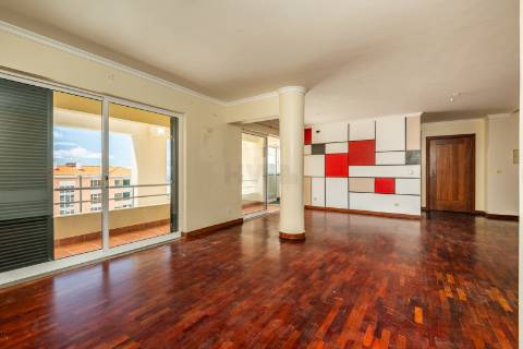 Apartamento T4 DUPLEX Venda em Caniço,Santa Cruz