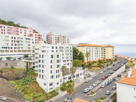 Apartamento T4 DUPLEX Venda em Caniço,Santa Cruz