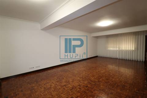 Apartamento T4 Venda em Oliveira, São Paio e São Sebastião,Guimarães