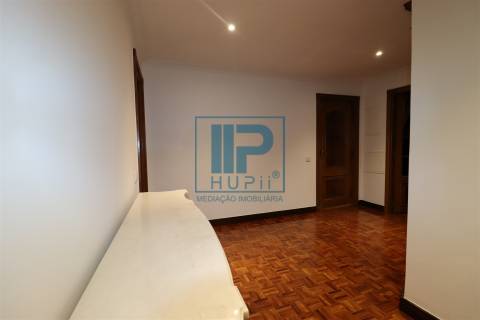 Apartamento T4 Venda em Oliveira, São Paio e São Sebastião,Guimarães