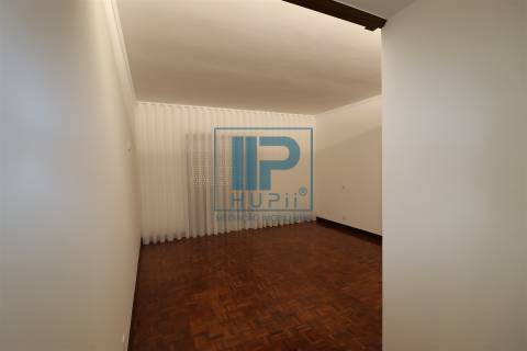 Apartamento T4 Arrendamento em Oliveira, São Paio e São Sebastião,Guimarães