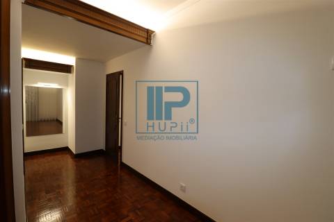 Apartamento T4 Arrendamento em Oliveira, São Paio e São Sebastião,Guimarães