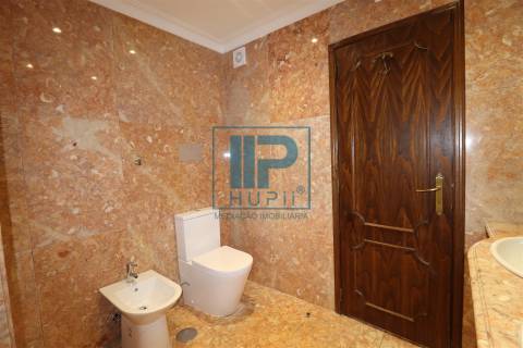 Apartamento T4 Arrendamento em Oliveira, São Paio e São Sebastião,Guimarães