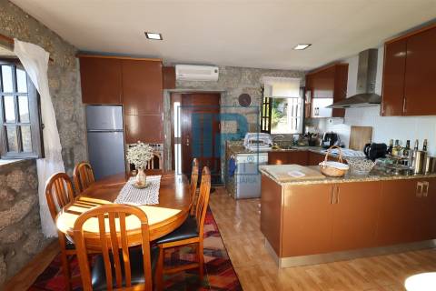 Moradia T2+1 Venda em Cantelães,Vieira do Minho