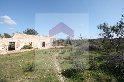 Moradia Devoluta T3 Venda em Loulé (São Clemente),Loulé