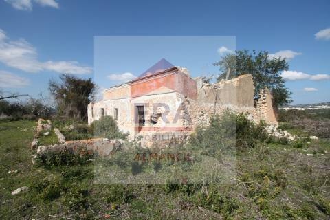 Moradia Devoluta T3 Venda em Loulé (São Clemente),Loulé