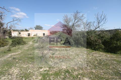 Moradia Devoluta T3 Venda em Loulé (São Clemente),Loulé