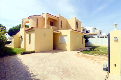 Moradia Isolada T3 Venda em Quarteira,Loulé