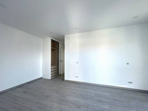 Apartamento T3 Venda em Almancil,Loulé