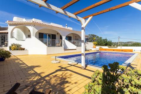 Moradia Isolada T3 Venda em Santa Bárbara de Nexe,Faro