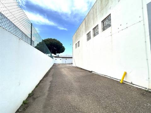 Armazém  Venda em Quarteira,Loulé