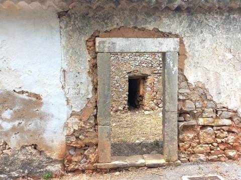 Moradia Devoluta T3 Venda em Santa Bárbara de Nexe,Faro