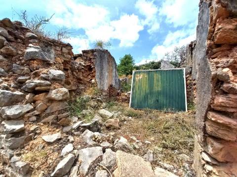 Moradia Devoluta T3 Venda em Santa Bárbara de Nexe,Faro