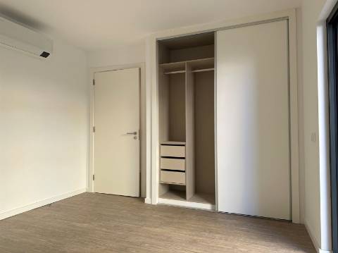 Apartamento T2 Arrendamento em Olhão,Olhão