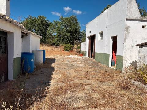 Moradia Geminada T3 Venda em Faro (Sé e São Pedro),Faro