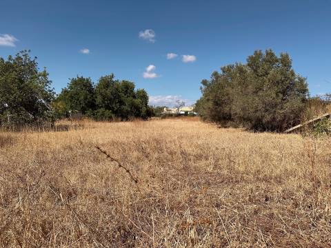 Moradia Geminada T3 Venda em Faro (Sé e São Pedro),Faro
