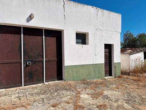 Moradia Geminada T3 Venda em Faro (Sé e São Pedro),Faro