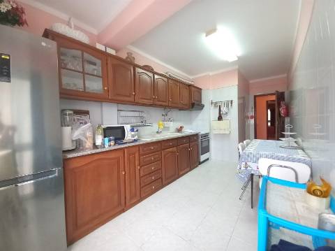 Apartamento T2 Venda em Quarteira,Loulé