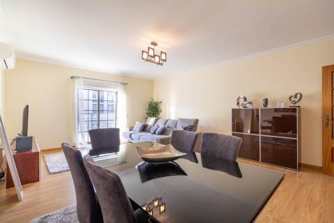 Apartamento T3 Venda em Quarteira,Loulé
