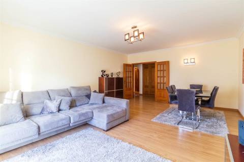 Apartamento T3 Venda em Quarteira,Loulé