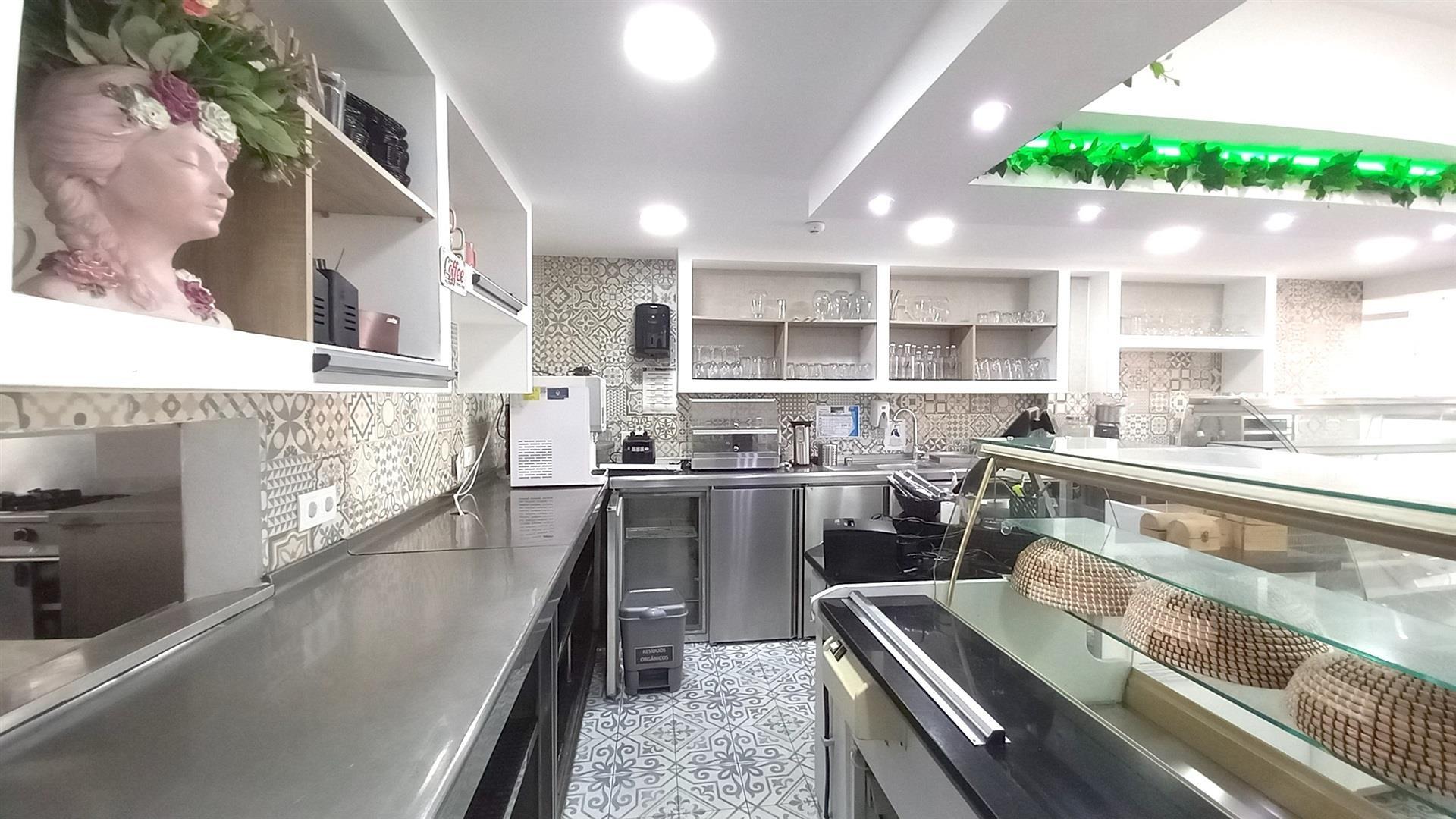 Restaurante  Trespasse em Quarteira,Loulé