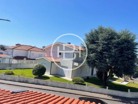 Andar Moradia T4 Venda em Arcozelo,Barcelos