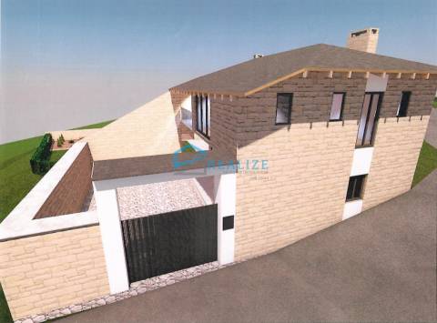 Moradia para reconstruir em Magarelos, Mouçós