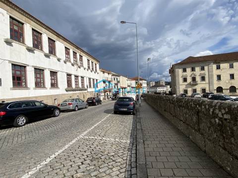 Loja junto ao Mercado de Vila Real