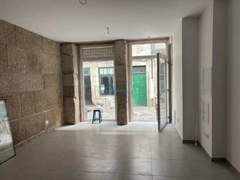 Loja  Arrendamento em Vila Real (Nossa Senhora da Conceição, São Pedro e São Dinis),Vila Real