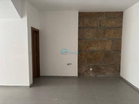 Loja  Arrendamento em Vila Real (Nossa Senhora da Conceição, São Pedro e São Dinis),Vila Real