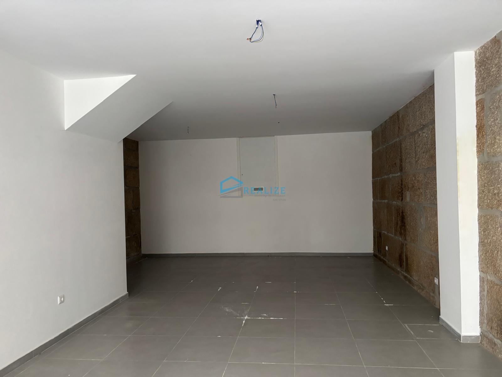 Loja  Arrendamento em Vila Real (Nossa Senhora da Conceição, São Pedro e São Dinis),Vila Real