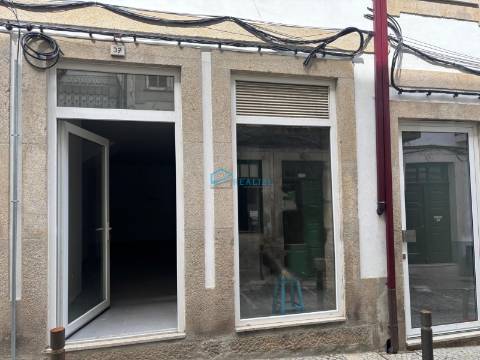 Loja  Arrendamento em Vila Real (Nossa Senhora da Conceição, São Pedro e São Dinis),Vila Real