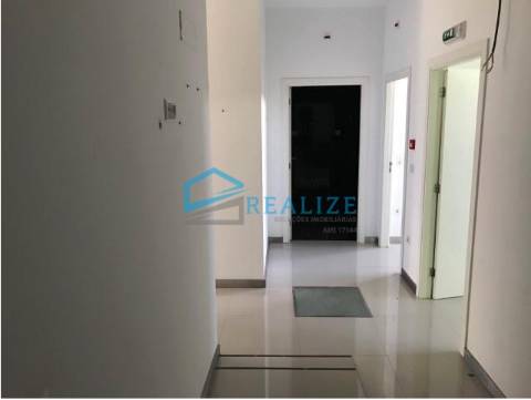 Loja comercial em Valpaços