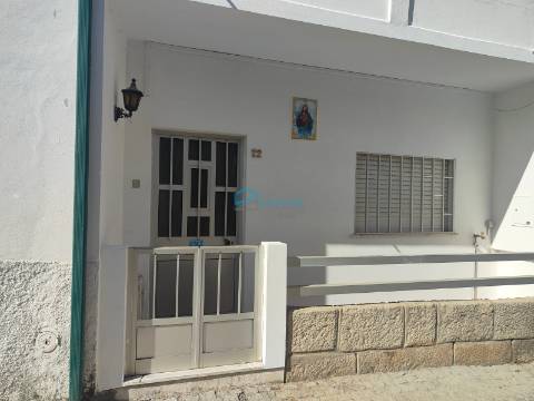 Moradia em São Mamede de Riba Tua