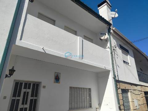 Moradia em São Mamede de Riba Tua