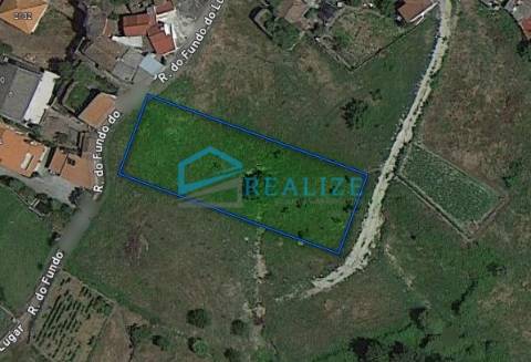 Terreno com 1495 m2